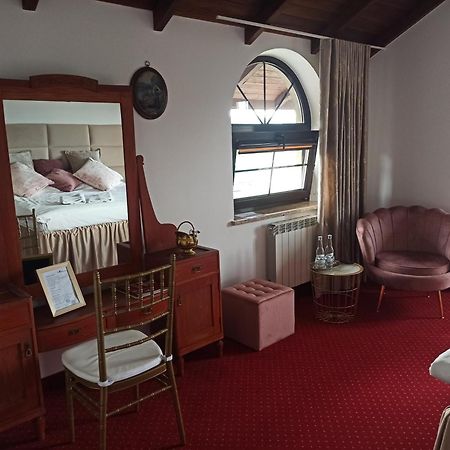 Hotel Restauracja Jas Wedrowniczek Rymanów Eksteriør bilde